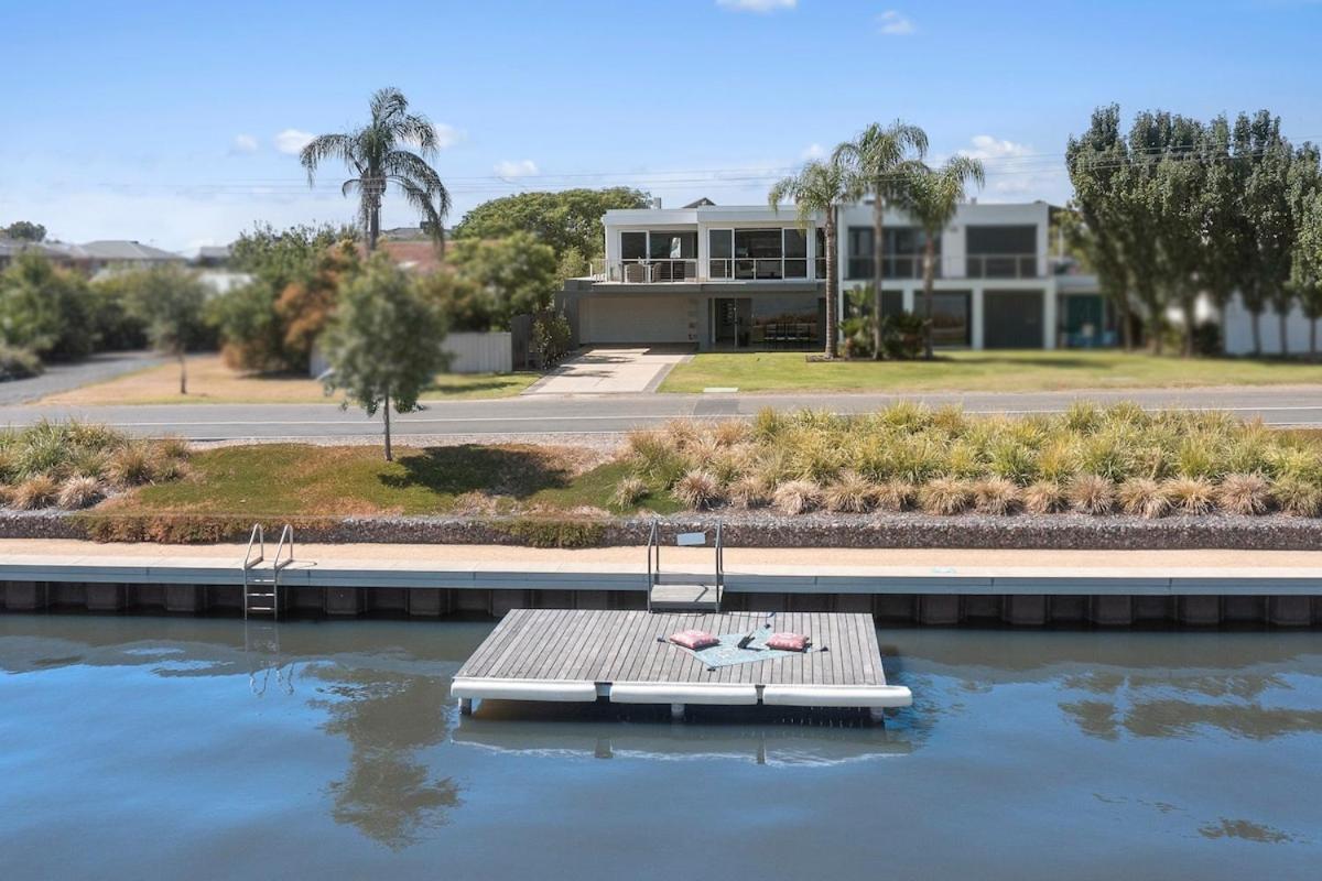 Lakehouse With Jetty & Pool Villa Yarrawonga Exterior foto